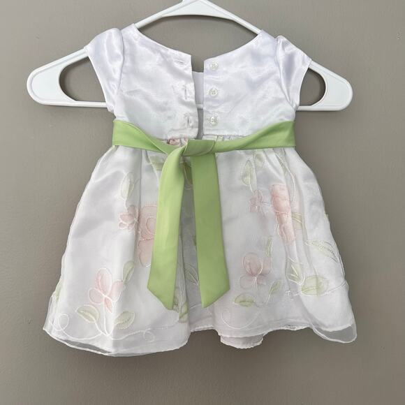 PLACE White Dress Flower Embroidered with Green Belt for 6-9M Baby Girl - Picture 2 of 6